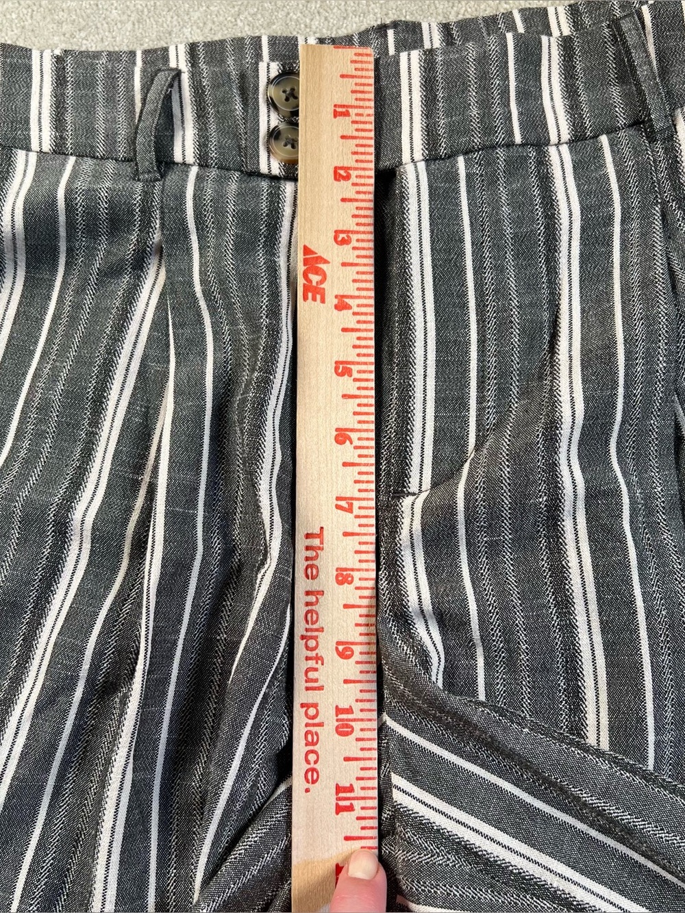 Striped Pleated Front Shorts Casual Gray White NWT Maurices High Rise Women's 12 - Picture 10 of 10